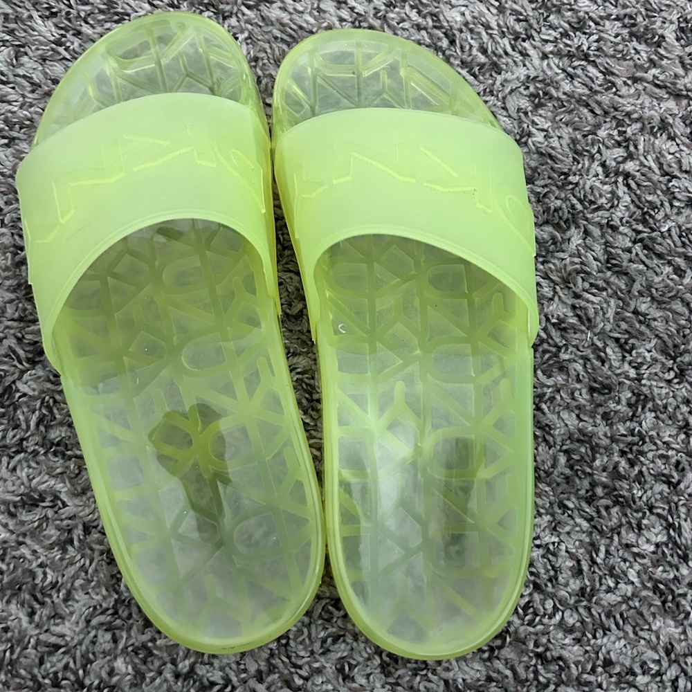 DKNY • Lime Neón Slides • sz 8 - Picture 4 of 8